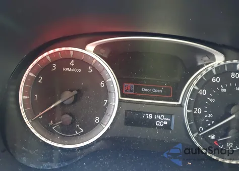 2013 Infiniti Jx35 z USA, uszkodzony, nr VIN 5N1AL0MM1DC317973